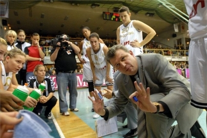 Vissza a „magyaros kosárlabdához“! – Interjú Fűzy Ákossal