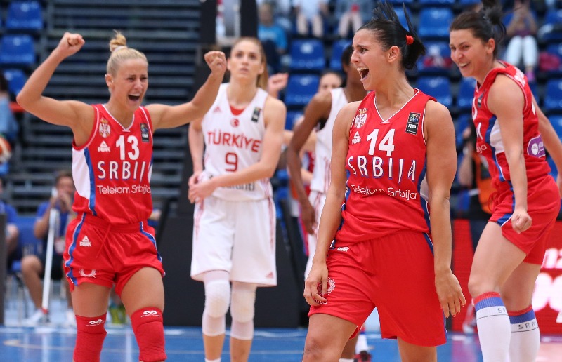 A szerbek Törökország legyőzésével már a négy között