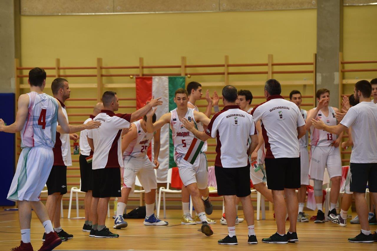 U20 fiúk: Fölényes győzelem Szlovákiában
