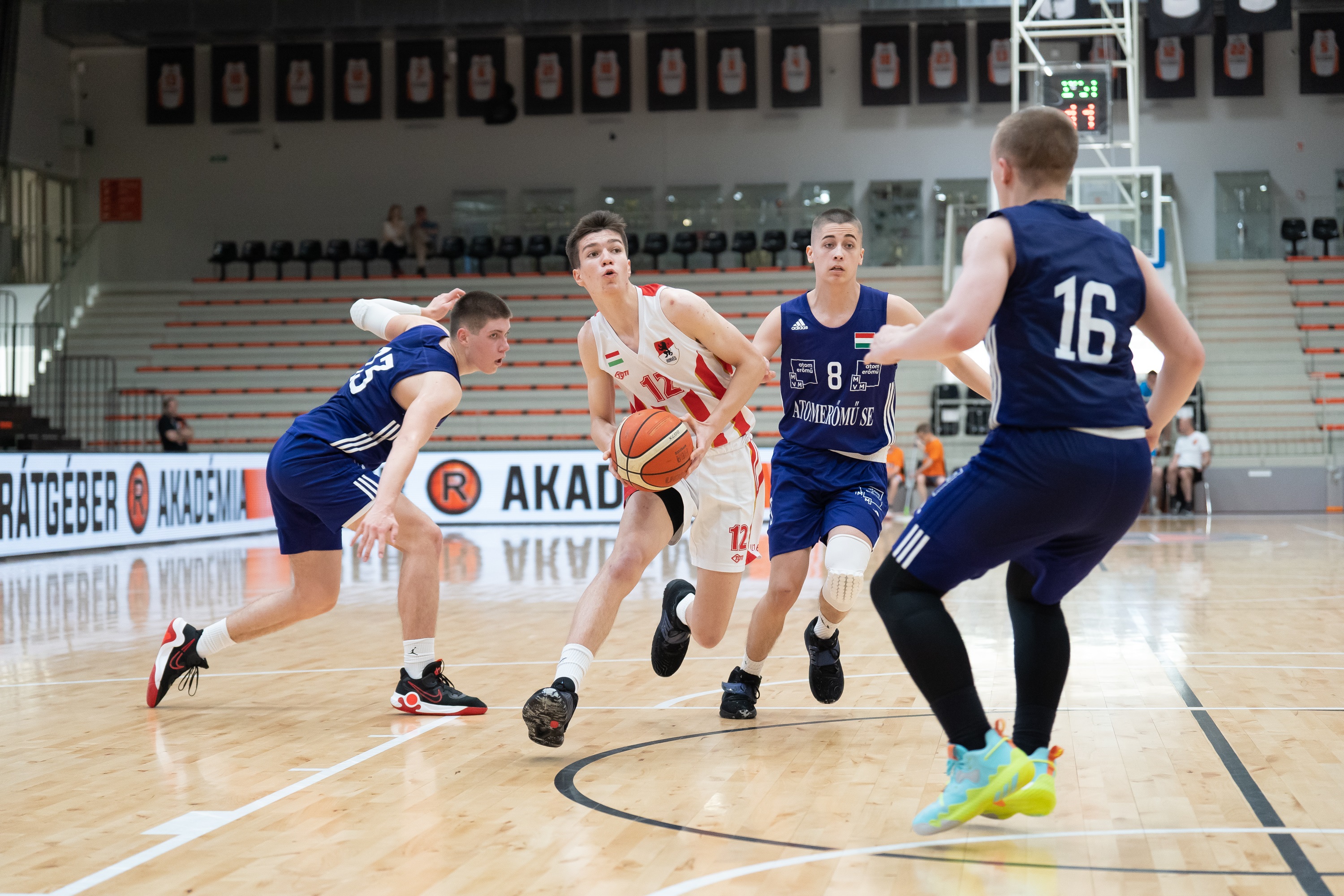 Fiú kadett döntő: Pécs-Honvéd és ASE-Sopron elődöntőket rendeznek