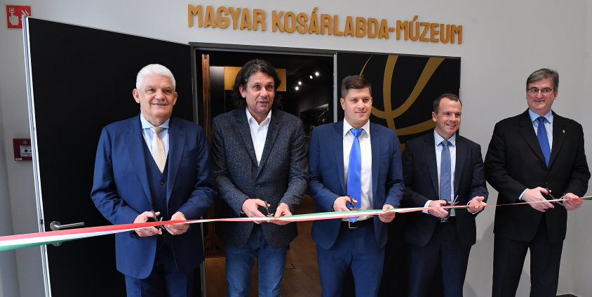 Ünnepélyes keretek között megnyílt a Magyar Kosárlabda-múzeum